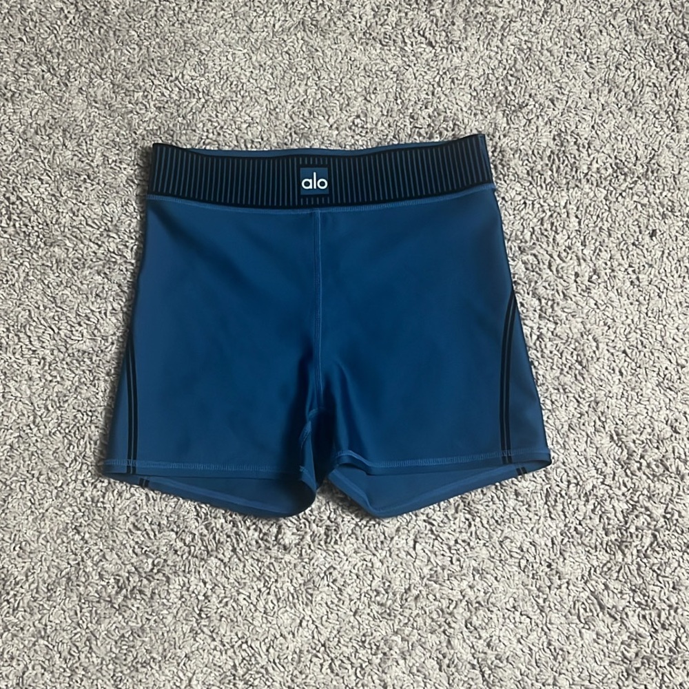 Alo eclipse blue high-waist line up short size S